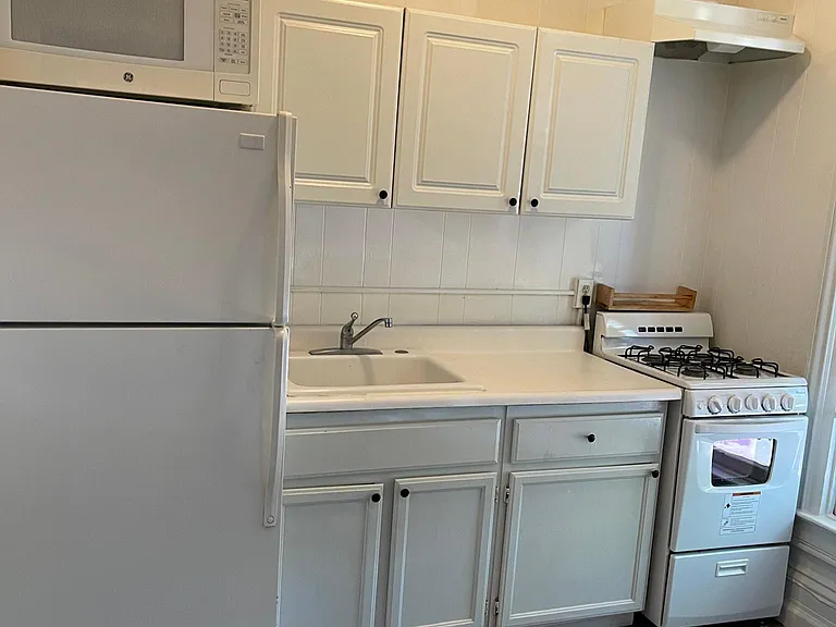 197 N 5th St #2 — Photo 16
