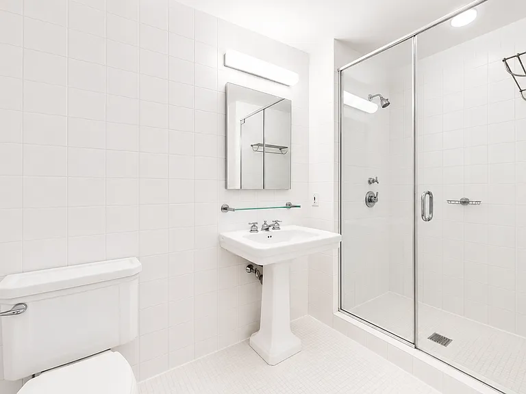 90 Franklin St #5S — Photo 7