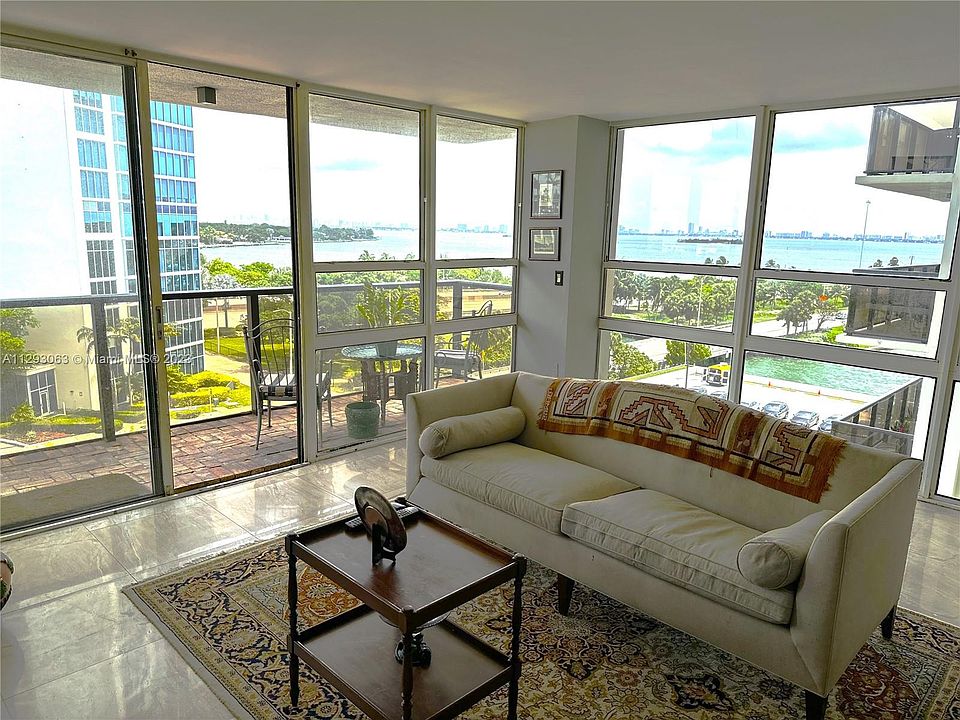 600 NE 36th St APT 701, Miami, FL 33137