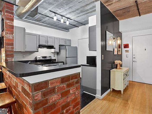 4th image of 800 Peachtree St NE APT 1315