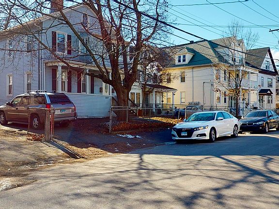 2nd image of 227 Lewis St #2NDFLOOR