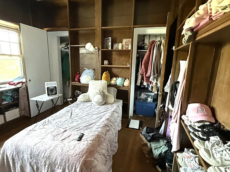 925 Beacon St #3 — Photo 11