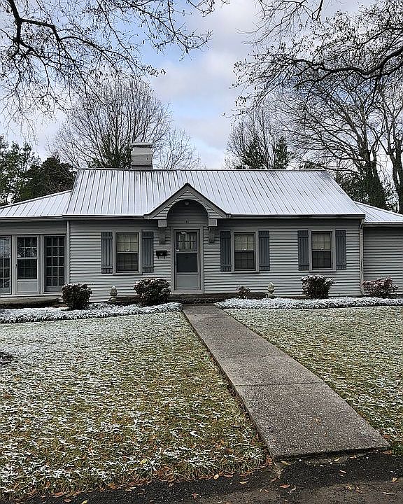 1st image of 826 Allen Ave