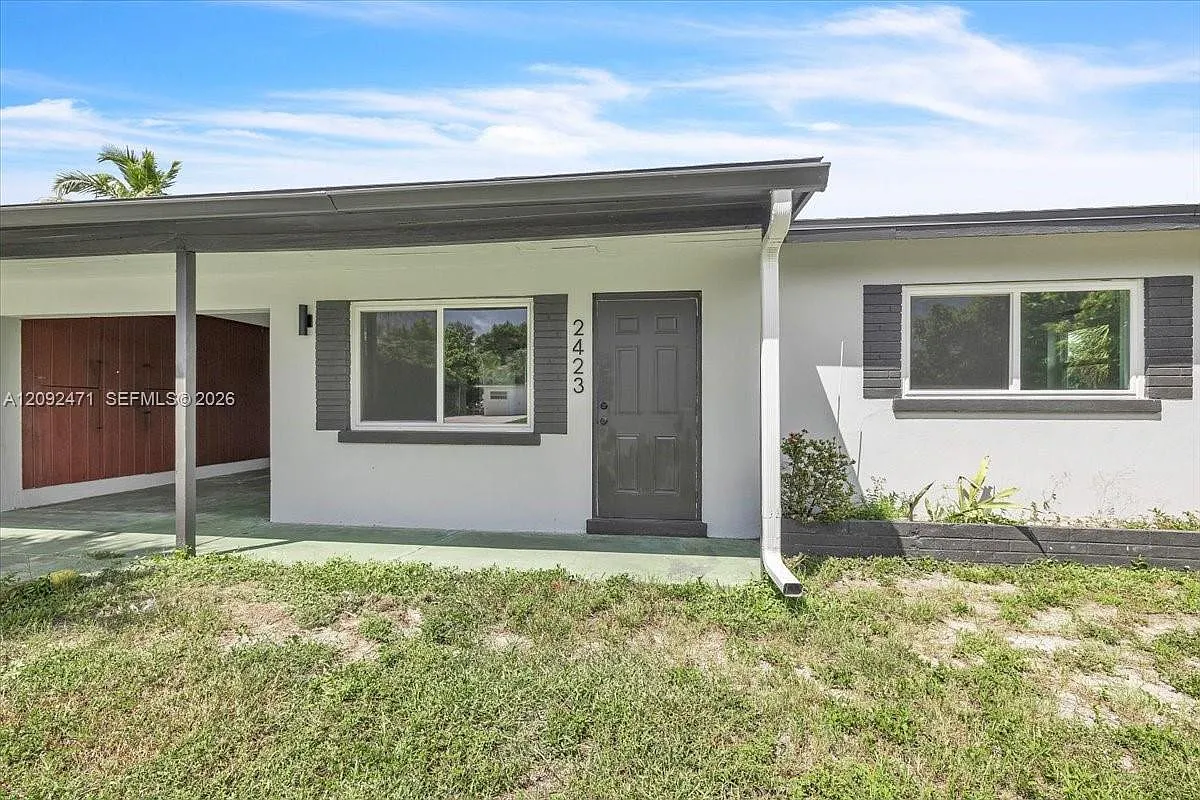 2 bed, 1.0 bath, 698 sqft, $1,500 — Photo 2