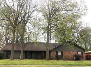 1334 Louray Dr, Baton Rouge, LA 70808