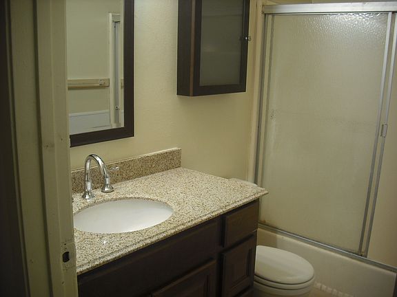 4th image of 2410 El Dorado Ave