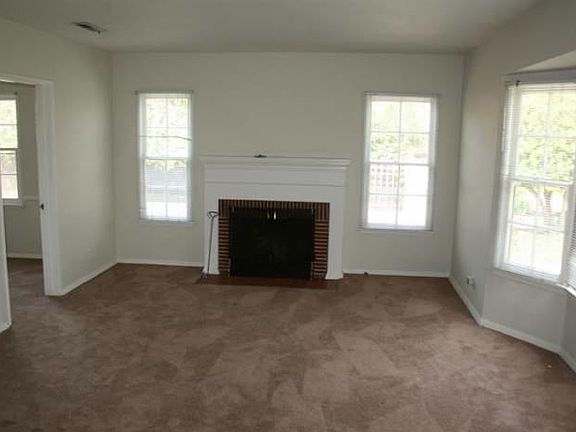 LIVING ROOM w/FIREPLACE