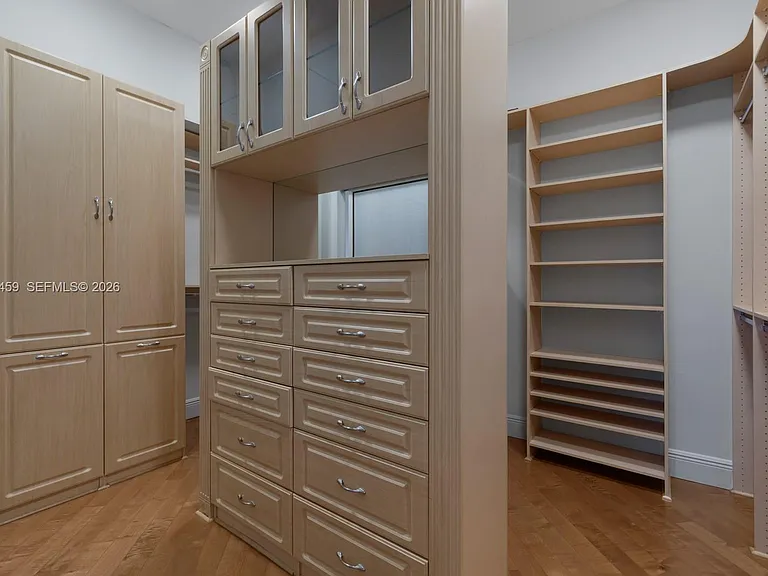10 Edgewater Dr #4H — Photo 14