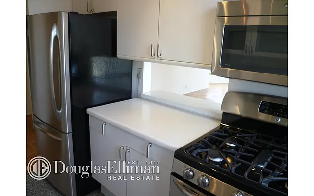 Rented by Douglas Elliman | media 14