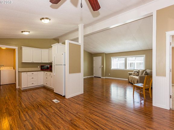 5th image of 18485 SW Pacific Dr Unit 20