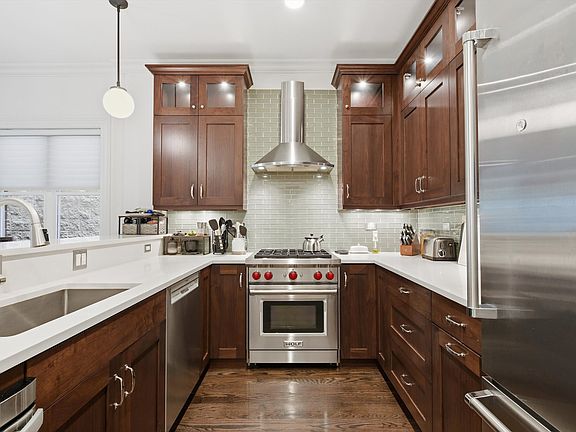 2nd image of 3228 N Seminary Ave APT 2