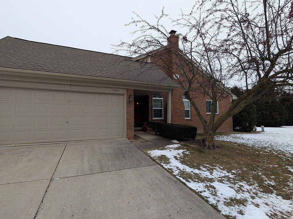 1st image of 15654 Golfview Dr