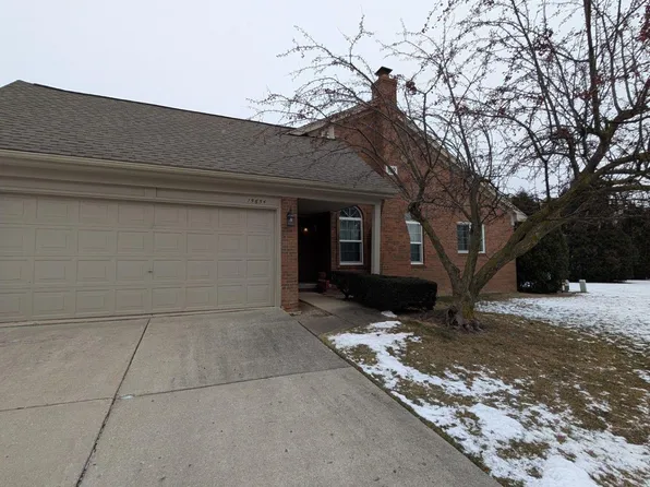 15654 Golfview Dr, Riverview, MI 48193