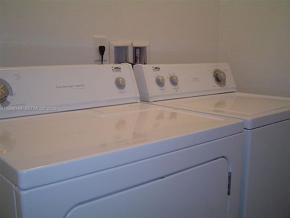 4th image of 1153 SW 13th St