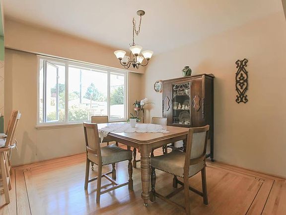 4th image of 2956 Noel Dr