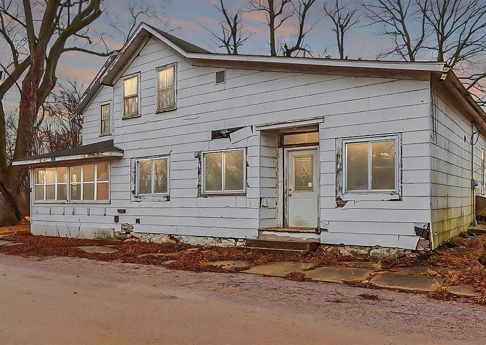 1st image of 3605 Hollyridge Ln