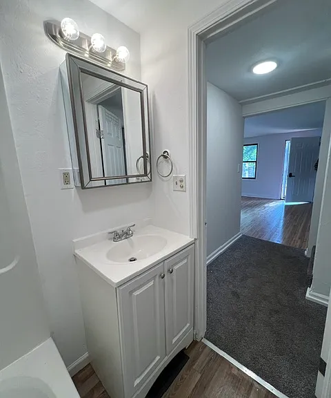 304 S James St — Photo 5