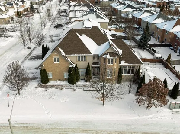 2 Spencer Dr, Barrie, ON L4N 0Y9