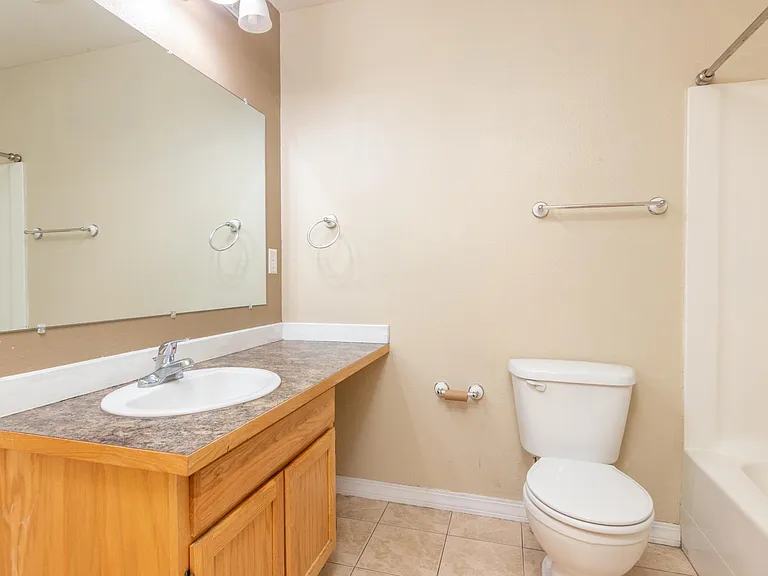 516 S Arthur St — Photo 13