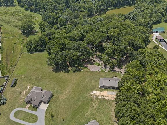 2nd image of 1000 Apple Valley Rd
