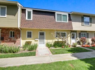 8206 Wildwood Dr, Huntington Beach, CA 92646