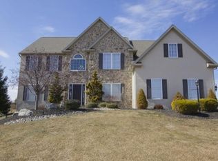 5522 Sunset Dr N, Whitehall Township, PA 18078