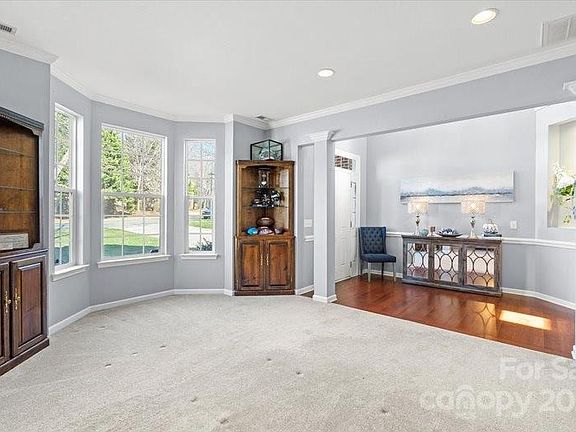 5th image of 13025 Hamilton Green Dr