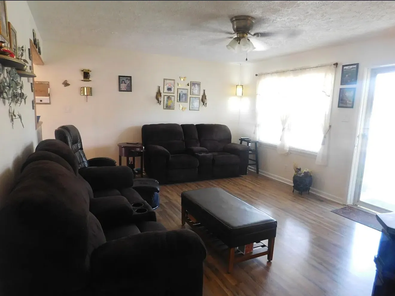 3 bed, 1326 sqft, $1,900 — Photo 3