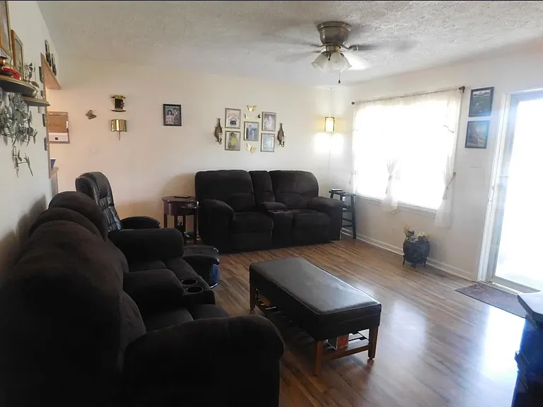 642 Jackson Ave — Photo 3