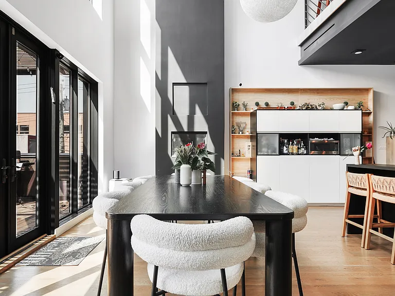 428 Van Brunt St #1 — Photo 9