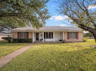 922 S Avenue M, Clifton, TX 76634