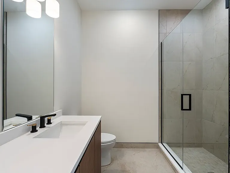 420 E 50th Pl #1 — Photo 22