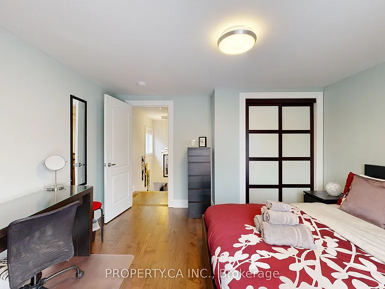 635 Christie St #UPPER — Photo 21