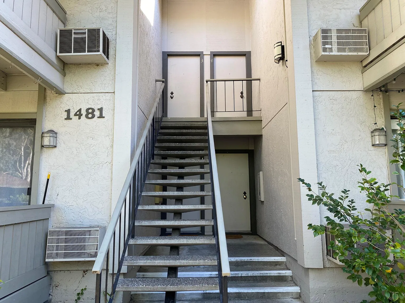 1481 Marchbanks Dr — Photo 2