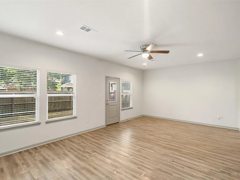 2702 Appian Way — Photo 9
