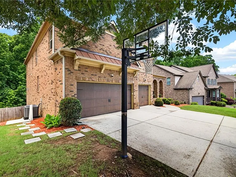 1185 Gallatin Way — Photo 5