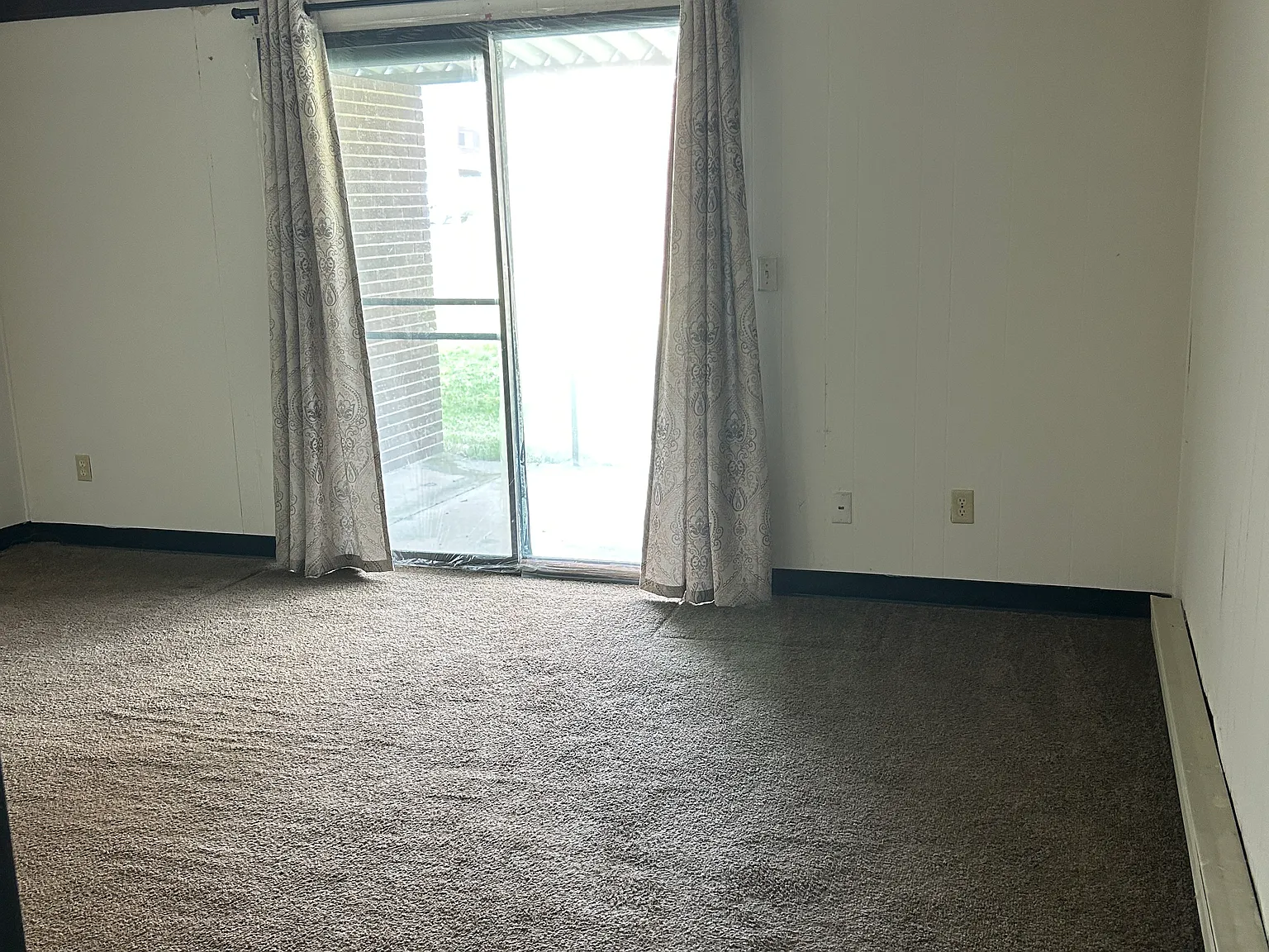 1 bed, 672 sqft, $850 — Photo 2