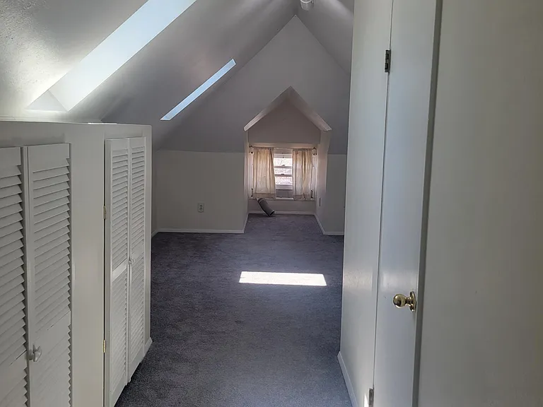 1060 S Emerson St — Photo 9