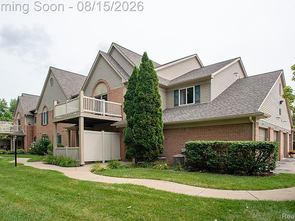2nd image of 361 Marigold Cir