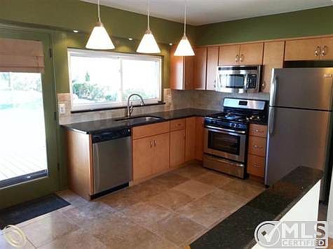 Kitchen1.jpg