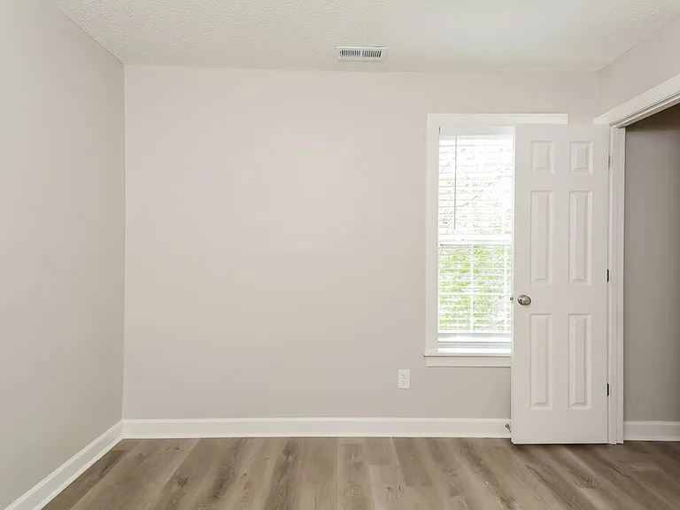 805 Wallridge Dr — Photo 10