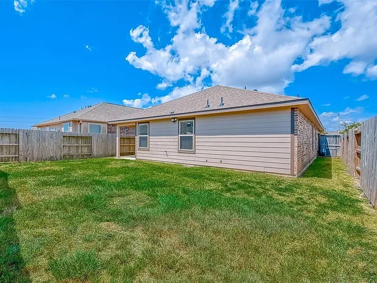 2206 Mirror Ridge Ct — Photo 31