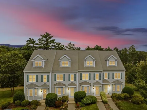 27 Copper Lantern Ln #27, Carver, MA 02330