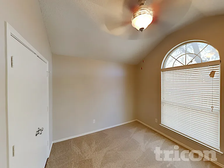 1525 Juniper Ln — Photo 11