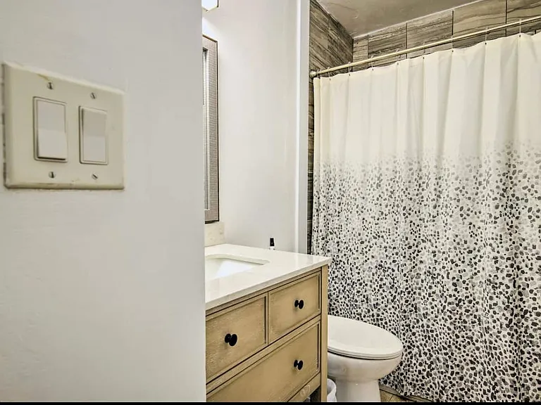 7806 E Rovey Ave — Photo 15