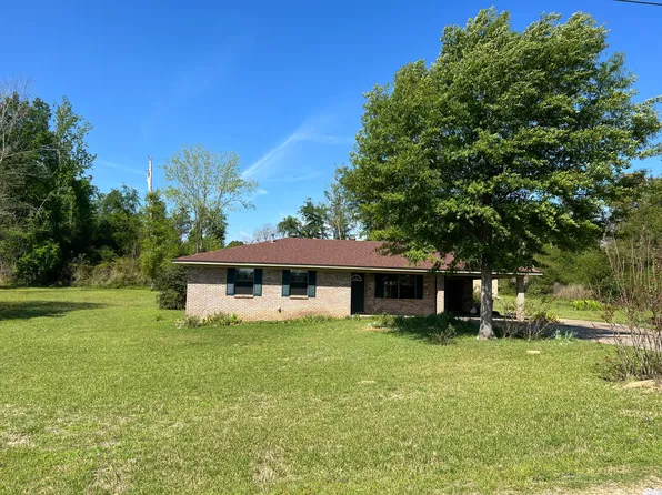 15 Pritchett Dr, Collins, MS 39428