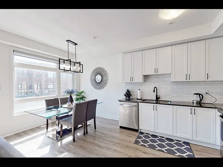 14 Hearne St E — Photo 12