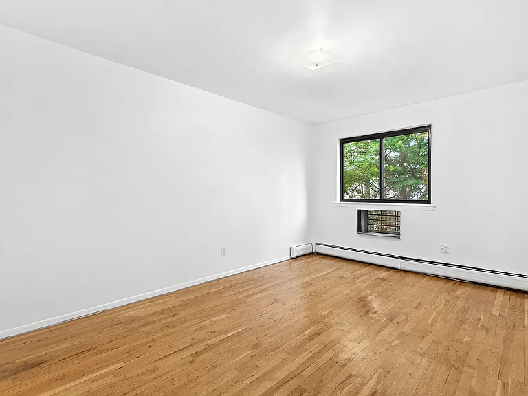 31-31 42nd St #3 — Photo 7