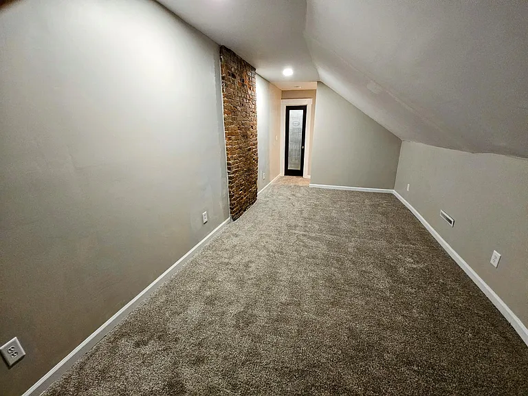 215 Dakota Ave — Photo 22