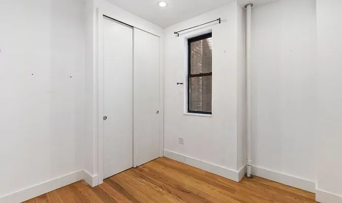 Rented by Compass | media 24